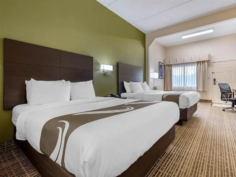 Clarion Pointe Louisville East Отель
