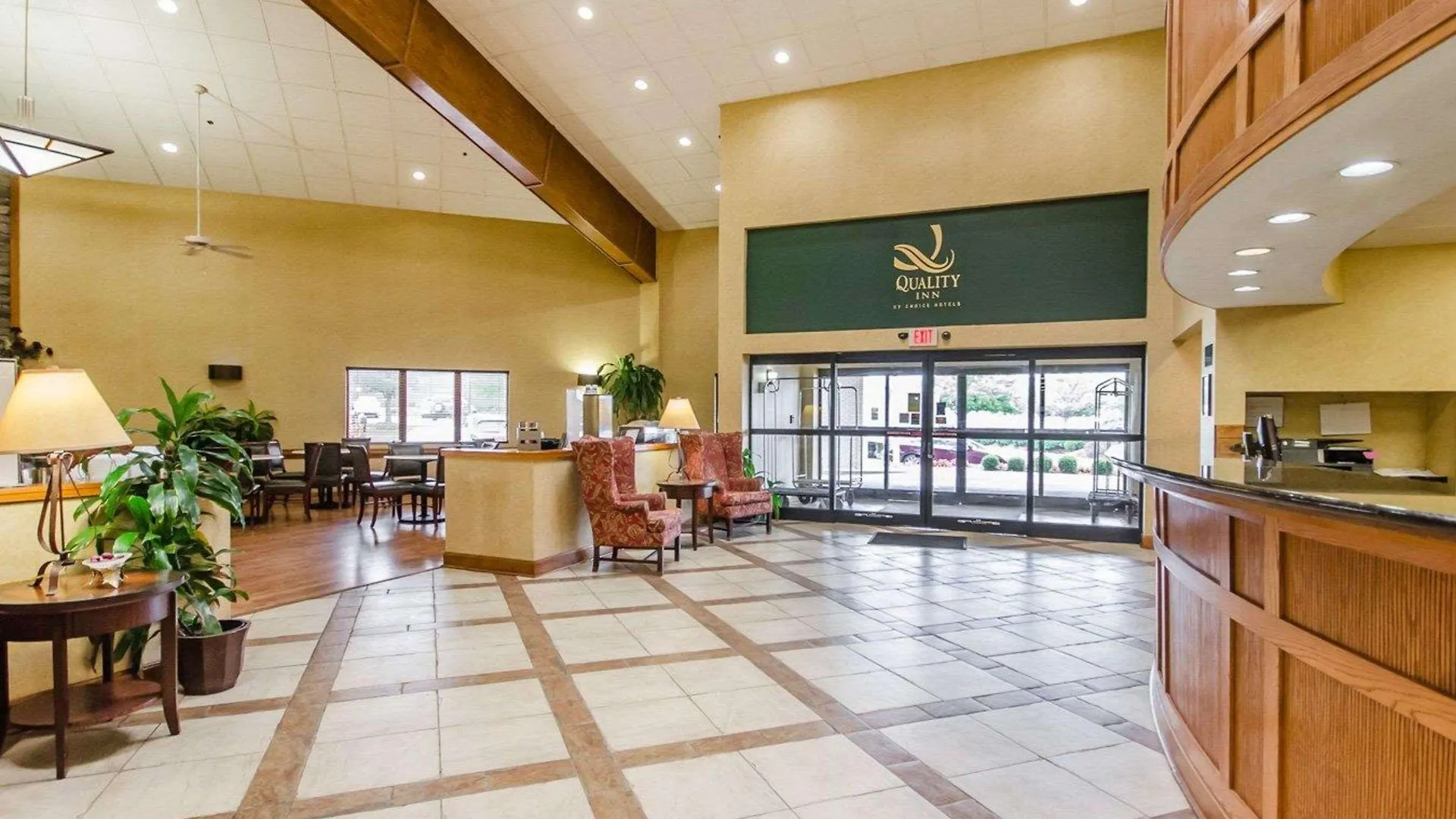 Clarion Pointe Louisville East США