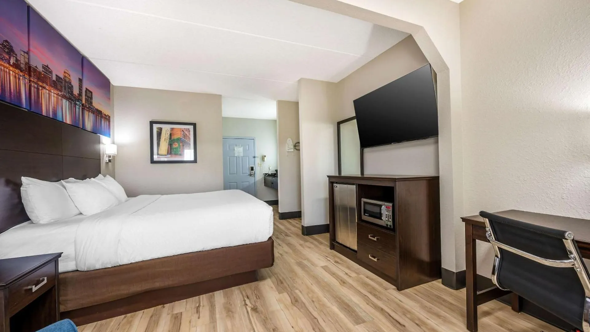 Clarion Pointe Louisville East Отель