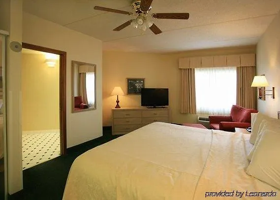 Clarion Pointe Louisville East 2*,  США