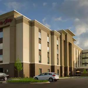 Hampton East Hurstbourne Отель