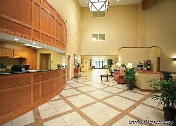Clarion Pointe Louisville East Hotel